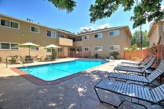 Building Photo - Verandas Apartments