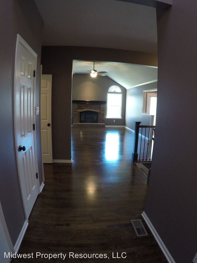 Building Photo - 1209 SE Bridgehampton Way