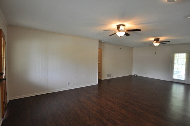 Foto del edificio - Coming Soon! 3 bedroom in the heart of Sou...