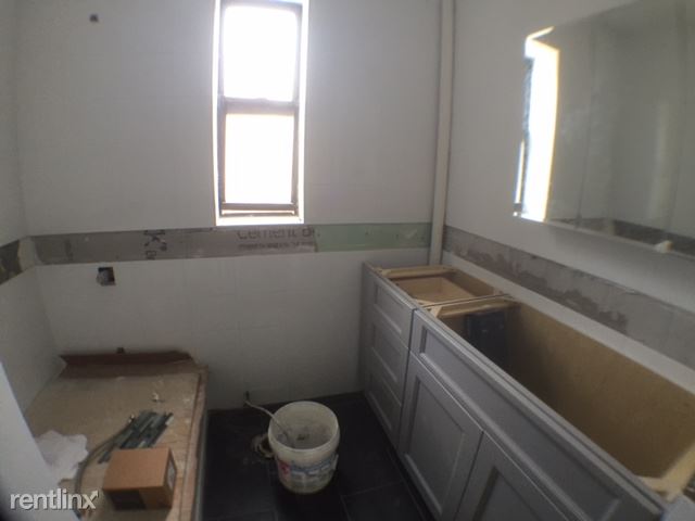 Building Photo - 260 Parkside Ave