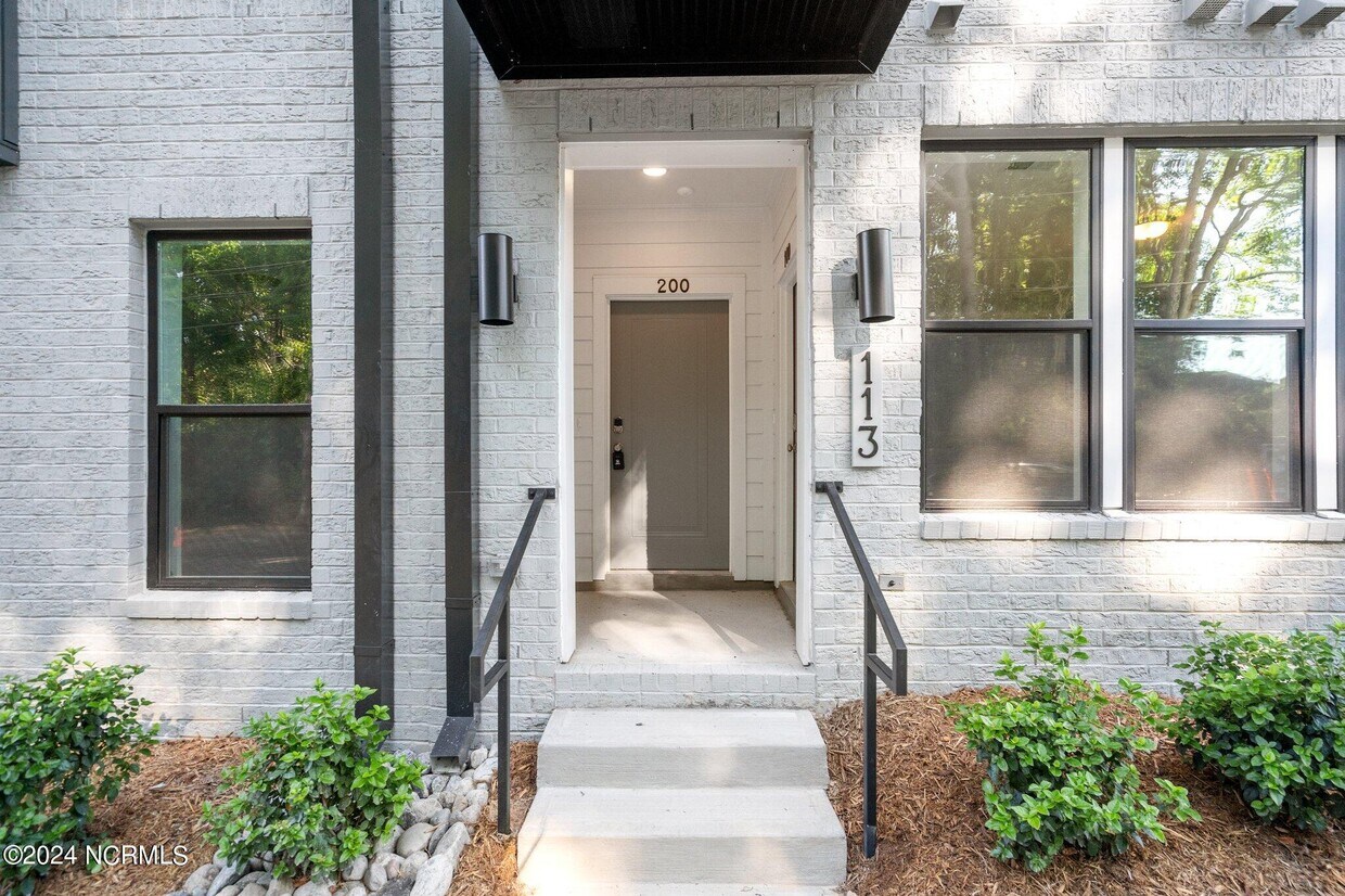 Primary Photo - 113 N Franklin St