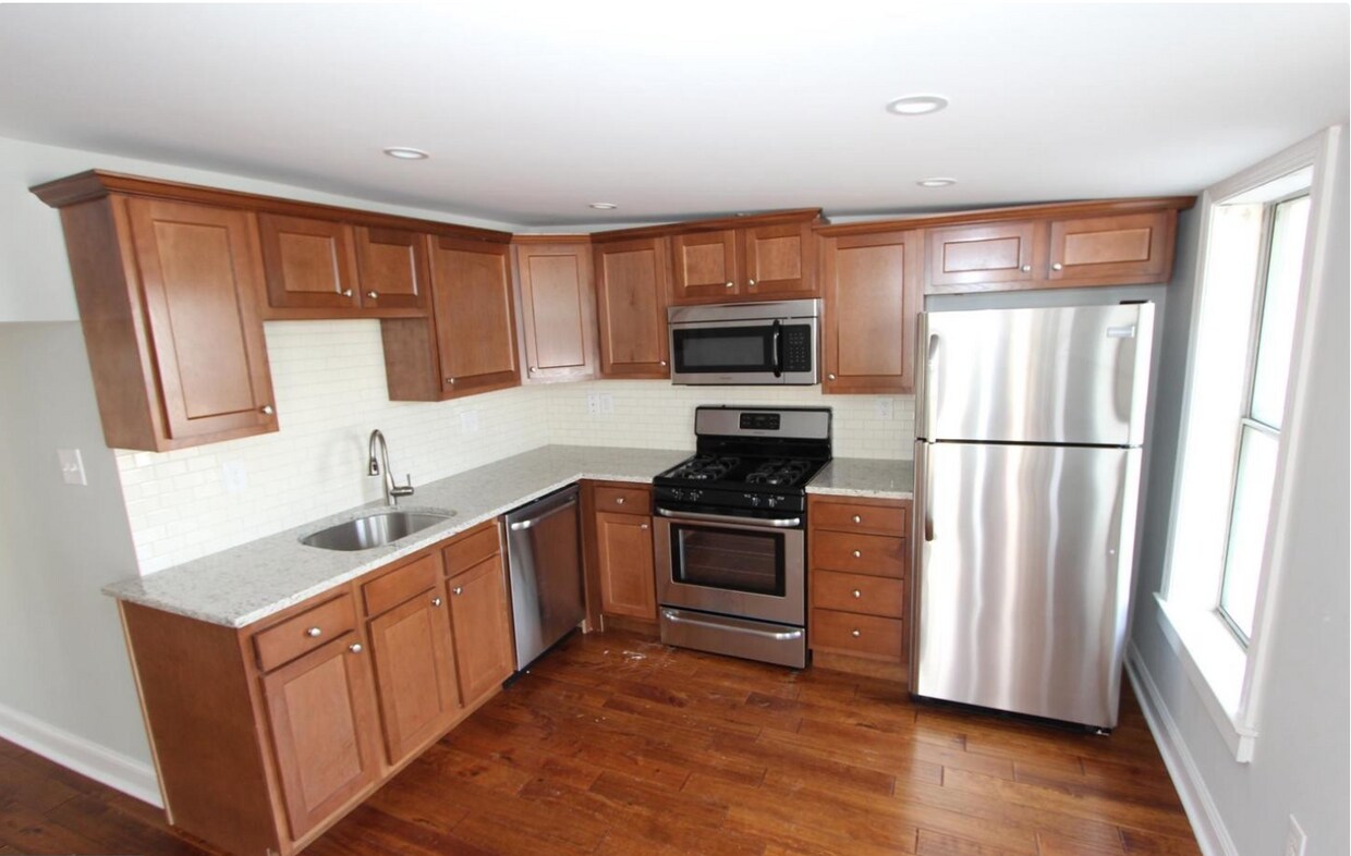 12 Tanner St, Haddonfield, NJ 08033 Townhome Rentals in Haddonfield