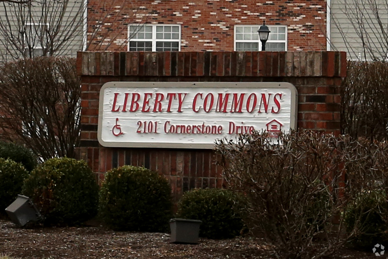 Building Photo - Liberty Commons