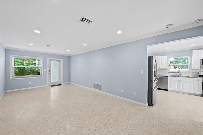 Foto del edificio - 7499 Oak St NE