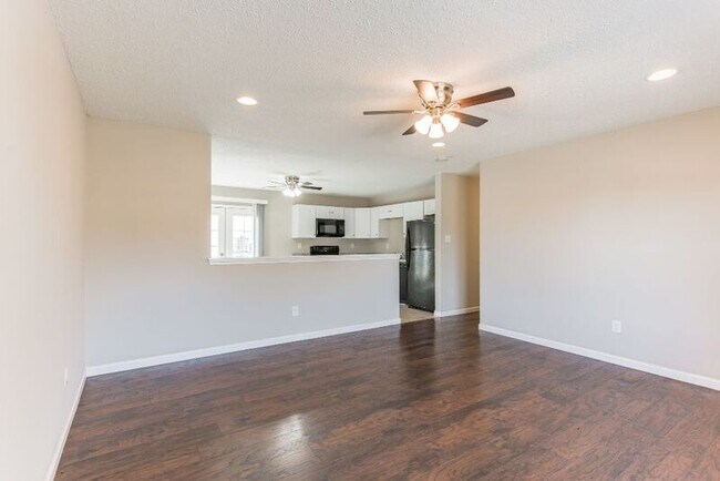 Building Photo - 32 Orchard Hills Dr