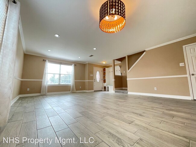 Building Photo - 4 br, 2.5 bath House - 13537 Lost Spurs Rd.