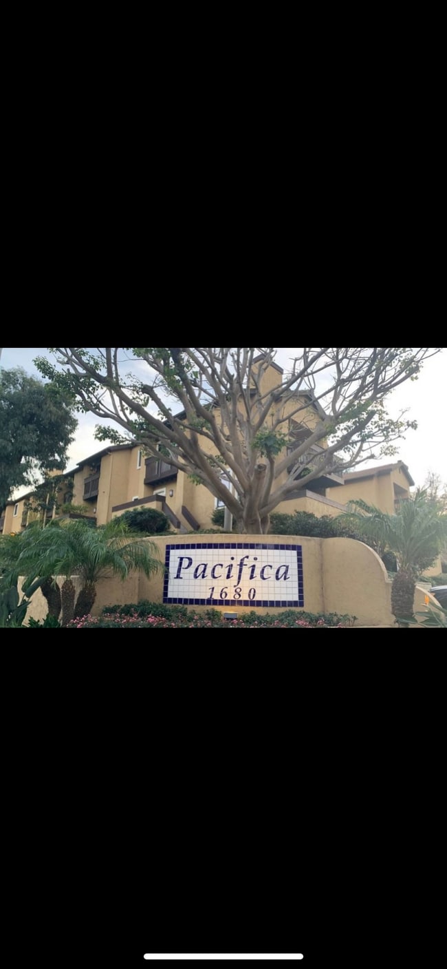 Building Photo - 1680 N Coast Highway 101