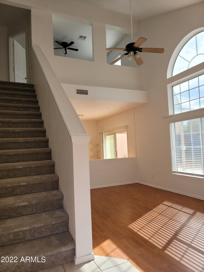 Building Photo - 17606 N 17th Pl