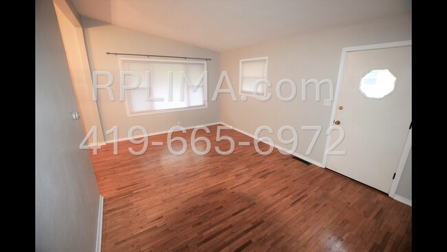 Foto del edificio - 860 Deborah St