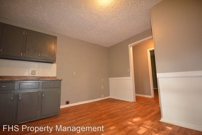 Building Photo - 3 br, 1.5 bath House - 827 E Dale Street