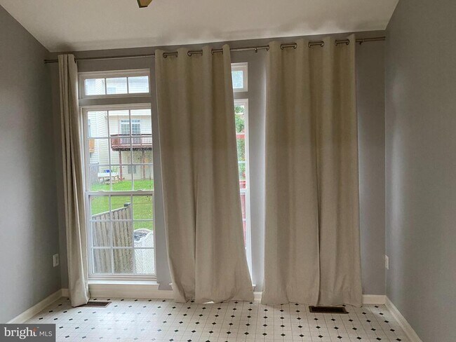 Foto del edificio - 2212 Barnet Ct