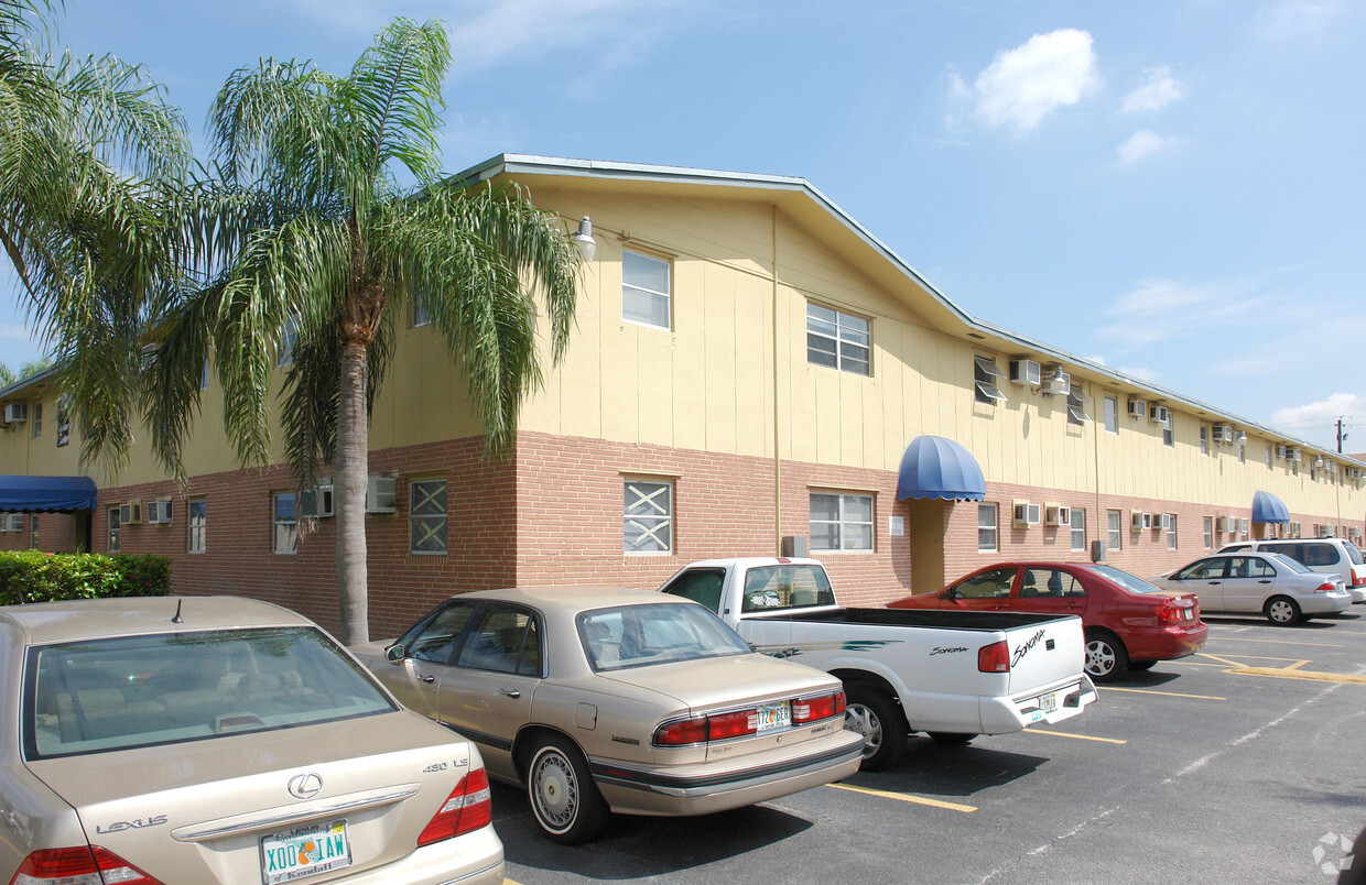 Building Photo - Kendall Manor Apartments