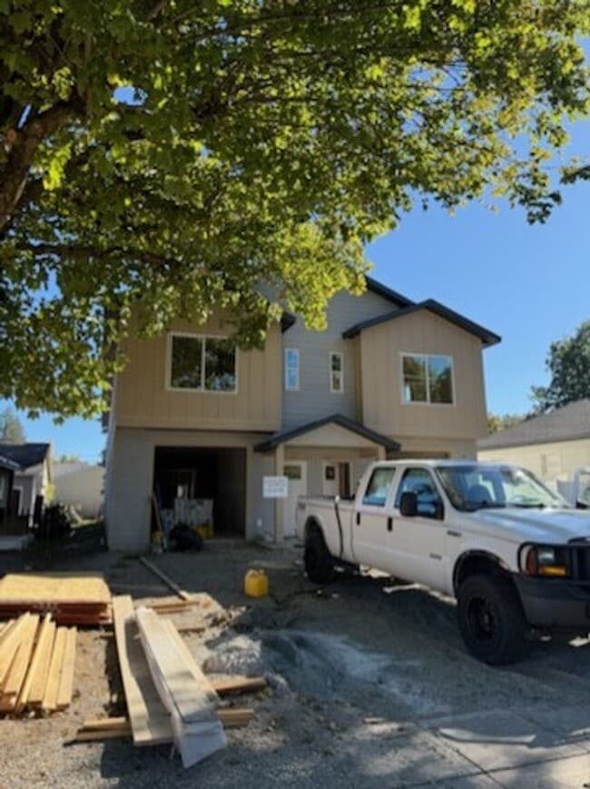 Building Photo - 1406 N 5th St