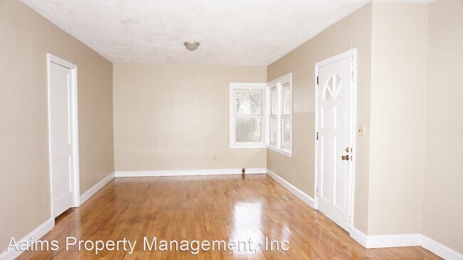 Building Photo - 3 br, 1 bath House - 5210 Walnut Drive