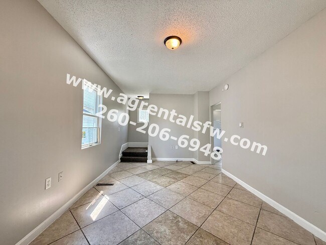 Foto del edificio - 3232 Barr St