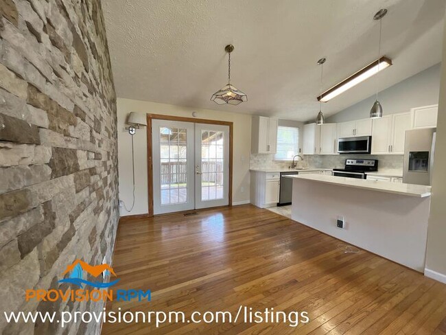 Building Photo - 706 Charney Ct