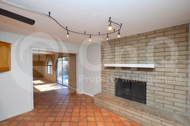 Foto del edificio - 1623 E Palmcroft Dr