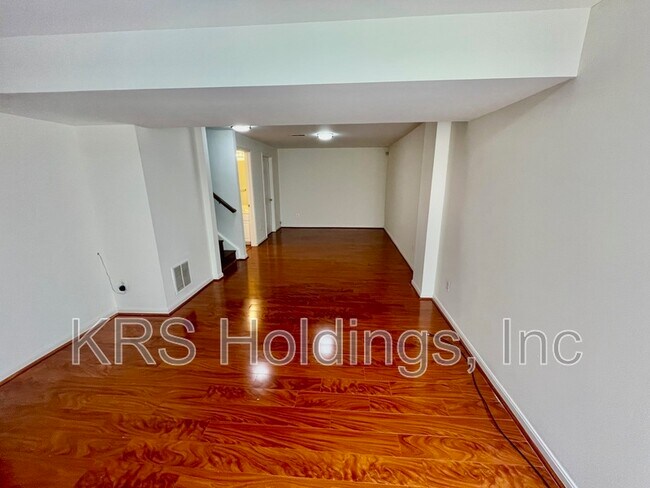 Foto del edificio - 16949 Toms River Loop