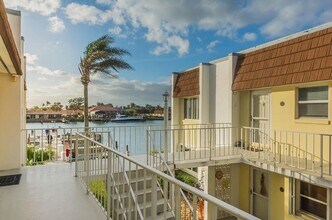 Building Photo - 1315 Bayshore Dr