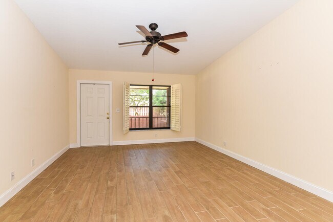 Foto del edificio - 7994 SE Villa Cir