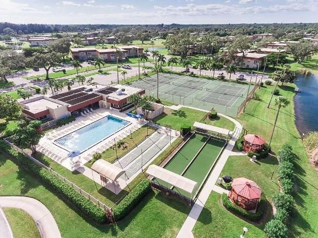 Building Photo - 30 Pine Arbor Ln