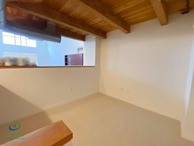 Building Photo - $3595.00 - Luxury 1/1.5 Santana Row with Bonus room