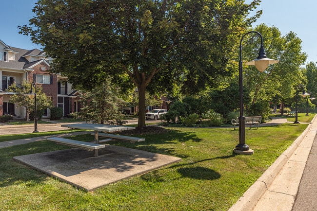Building Photo - 301 Scio Village Ct