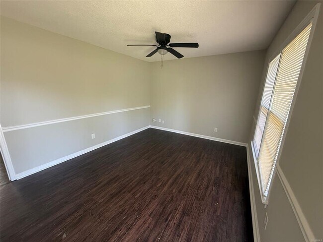 Foto del edificio - 3211 Hackberry Ln
