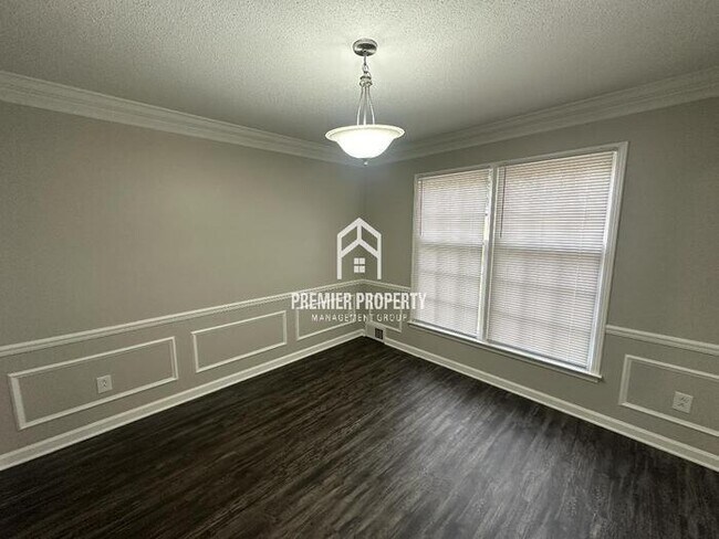 Foto del edificio - 4651 Leash Ln