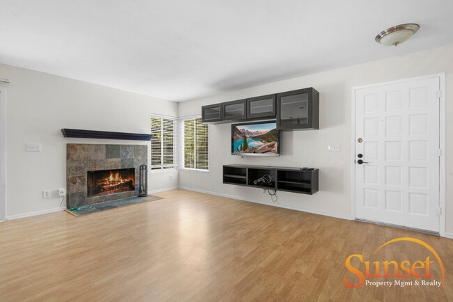 Building Photo - 2764 Ariane Dr
