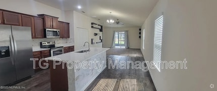 Building Photo - 8238 Meadow Walk Ln