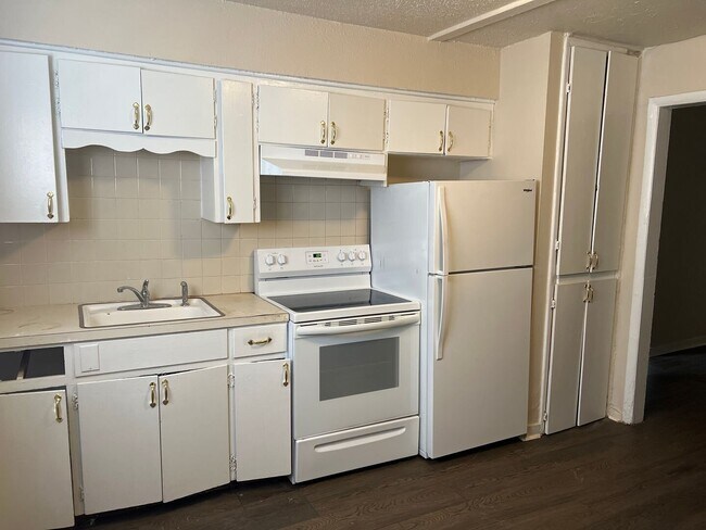Foto del edificio - 2bd / 1bth