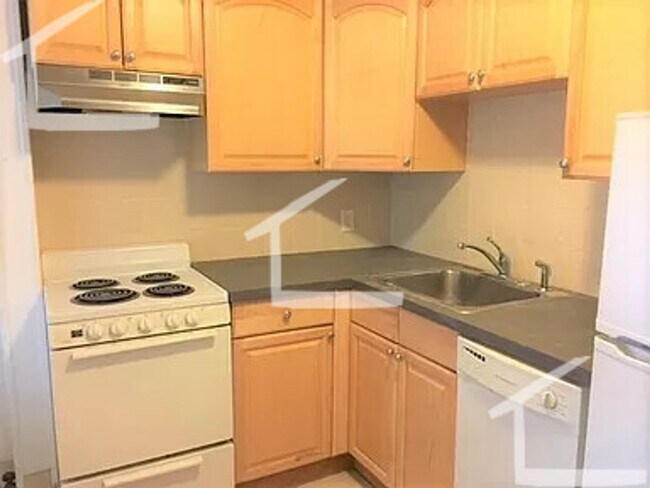 Foto del edificio - Nice, large 1 bed near the Green Line and Boston University.