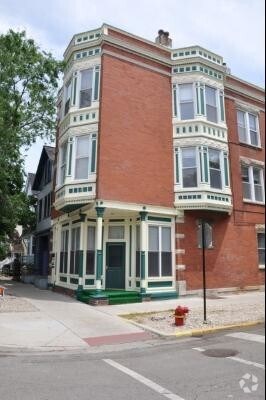 Building Photo - 2835 N Racine Ave