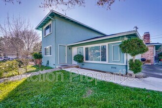 Building Photo - 903 Suntree Ct