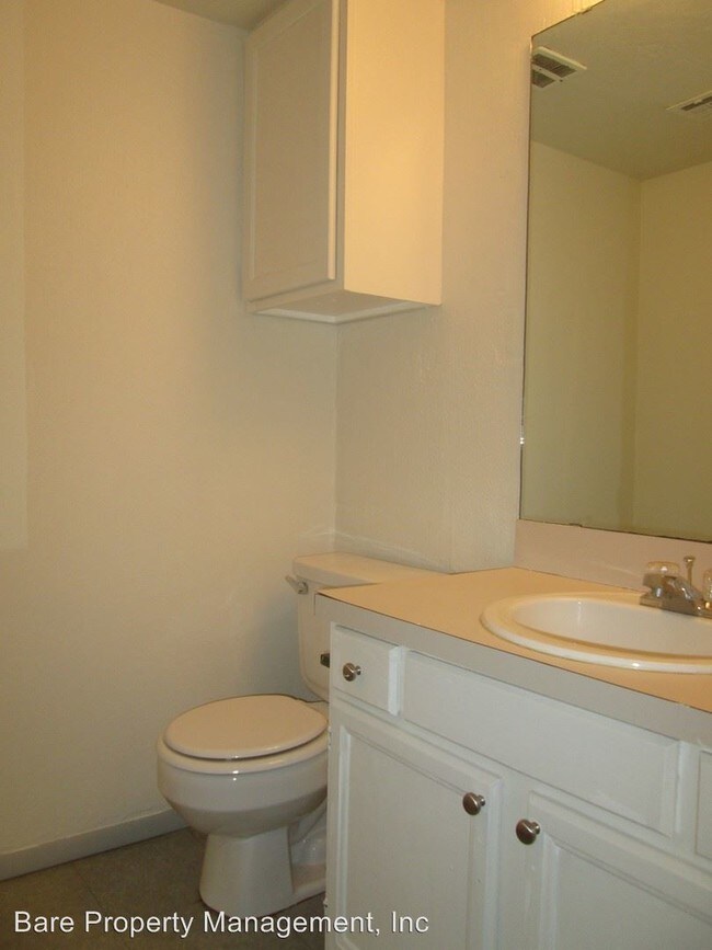 Building Photo - 3 br, 1.5 bath House - 137 Crystal Bend