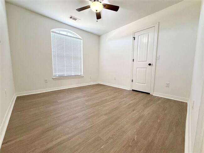 Foto del edificio - 2912 S D Pl