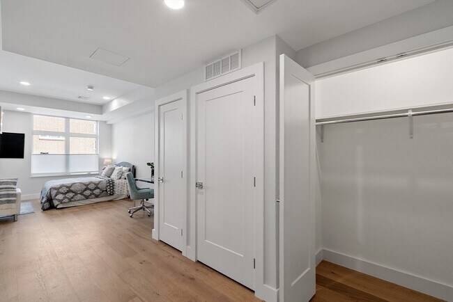Building Photo - 124 Highland Ave