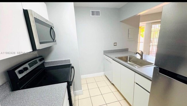 Building Photo - 15635 SW 74th Cir Dr