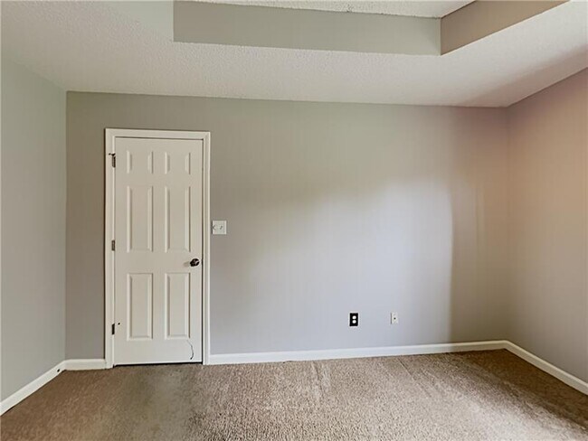 Building Photo - 4064 Olde Glen Cove