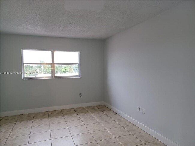 Foto del edificio - 3610 NW 21st St