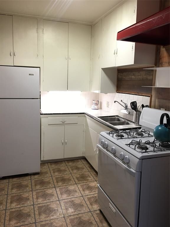 Foto del edificio - 3821 Woodleigh St