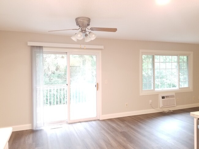 Building Photo - 220 Leighton Dr