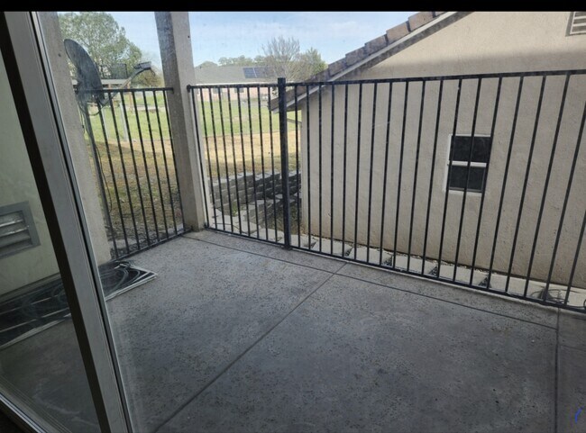Foto del edificio - 4100 Camanche Pkwy N