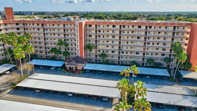 Foto del edificio - 7370 S Oriole Blvd