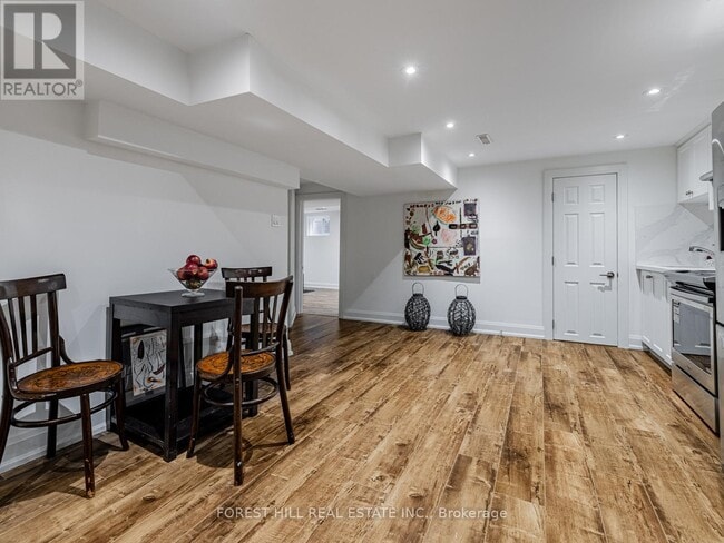 Building Photo - 30 Chiswell Crescent