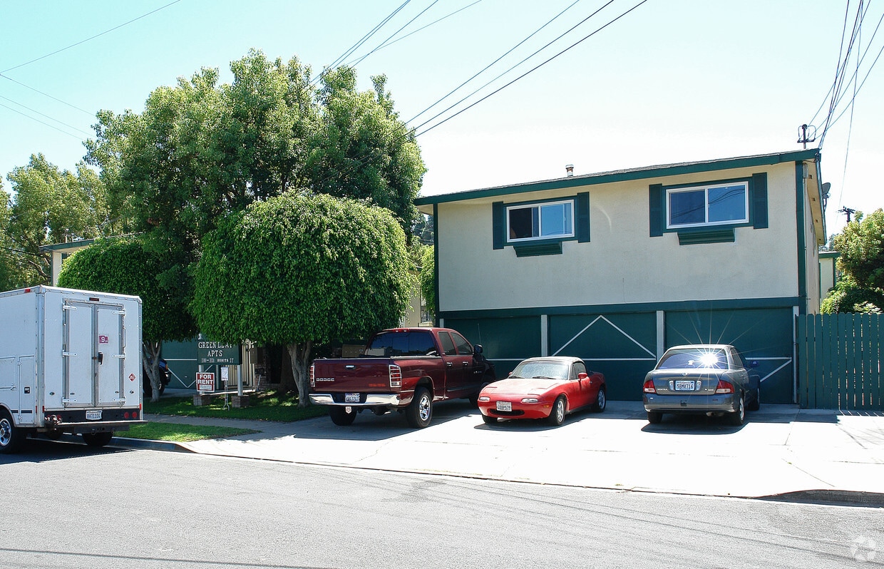 Foto del edificio - 1100-1120 Bonita St