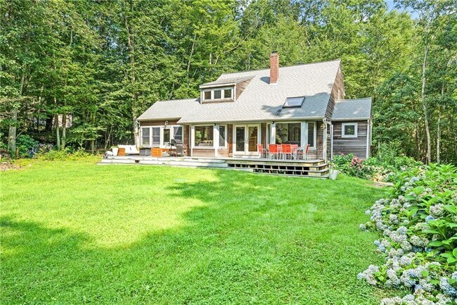 Building Photo - 45 S Killingly Rd