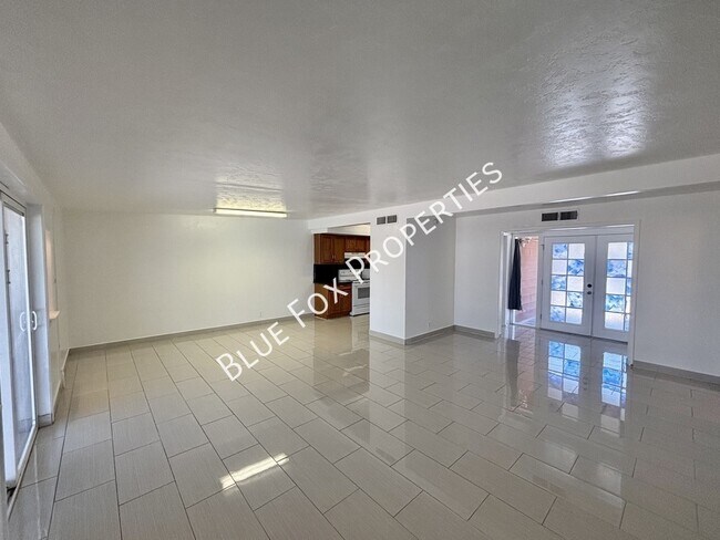 Foto del edificio - 7329 E 28th Pl