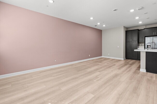 Foto del edificio - 1073 Delpy View Pt